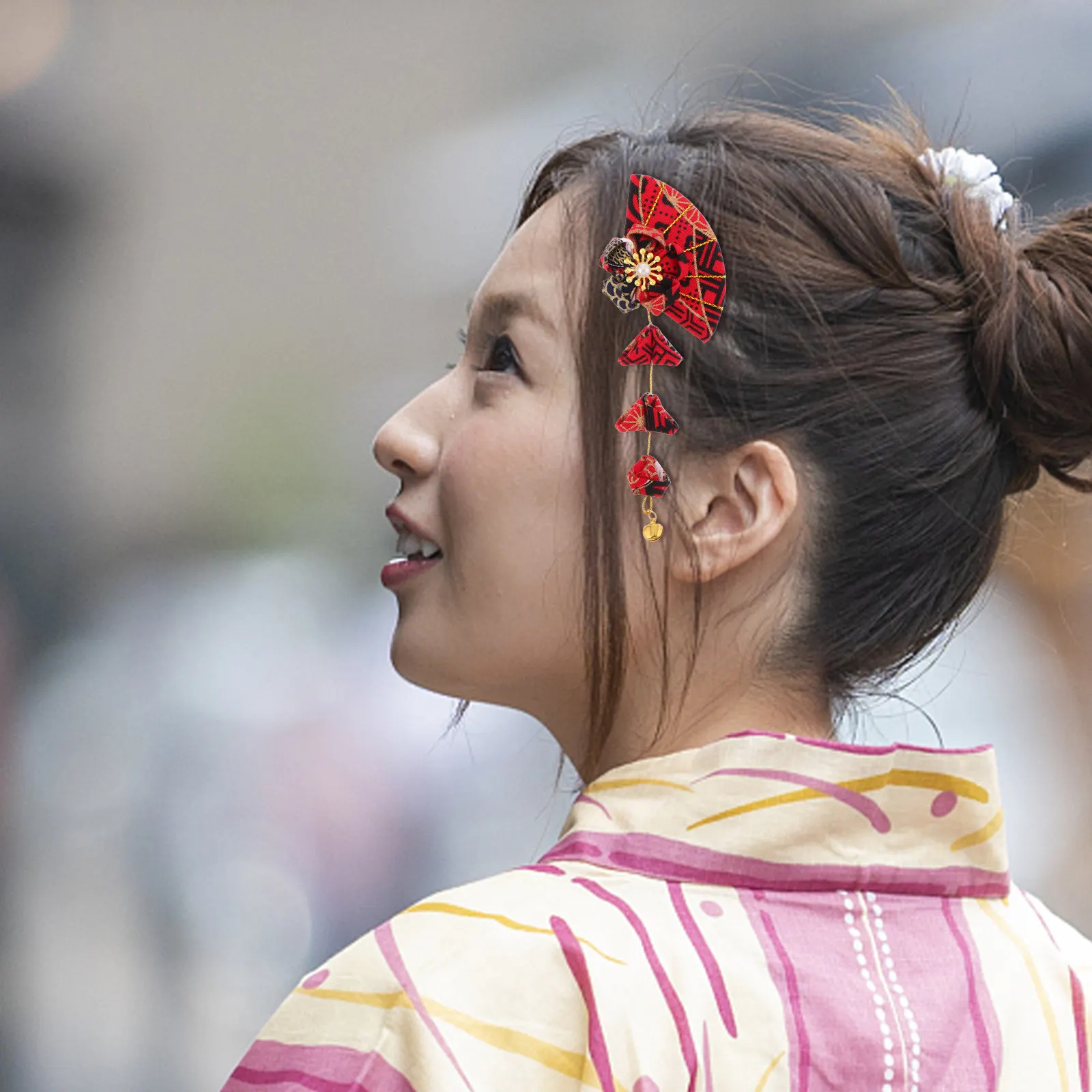 Vintage Japanese Hair Clip Fan Shaped Flower Tassel Hairpin Handcrafted Kimono Ornament for Women Cosplay Yukata Festival