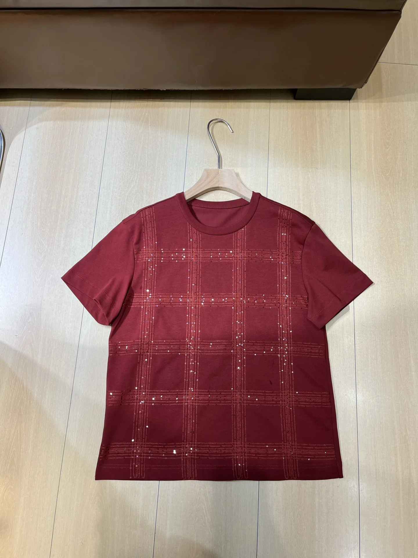

Retro Elegant Red Cotton Short Sleeve T-Shirt Beaded Embroidery Casual Loose Versatile Skin-Brightening Women's round Neck Top
