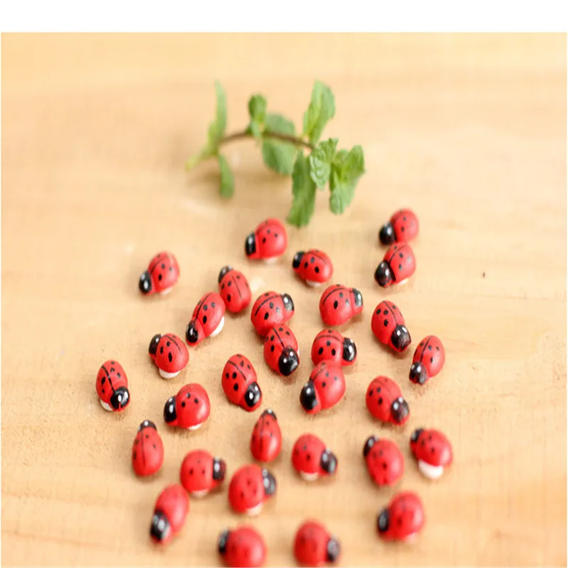 

100pcs Wooden ladybug Garden decoration Home bonsai decoration Wooden crafts Pasteable Ladybug handicraft