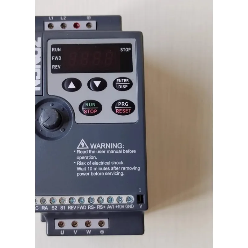

Inverter NZ200-7R5G/11P-4 three-phase 380V100-1R5G-2 single-phase 220 speed regulation