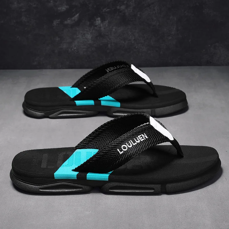 High Quality Men Flip Flops Outdoor Slippers Summer Fashion Beach Slippers New Lightweight Male Sandals Flat Casual Men Slippers