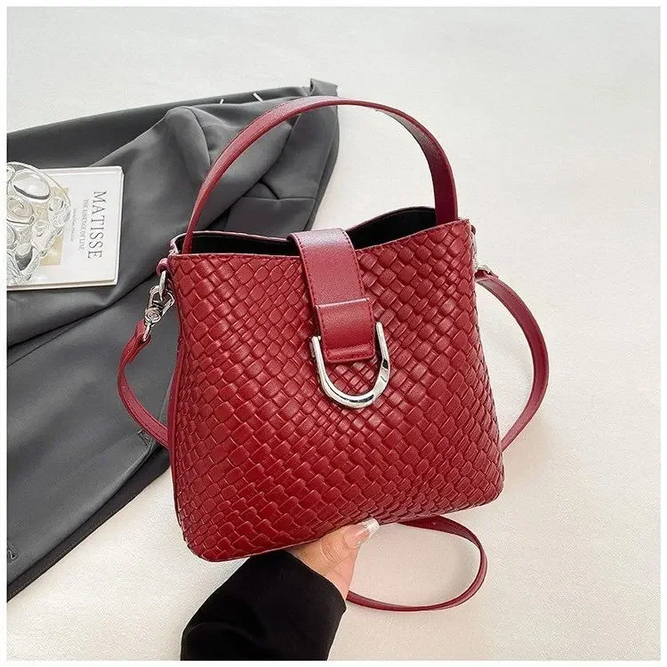 

Women's 2025 Spring/Summer Bucket Bag - New Trendy Woven, Large Capacity Versatile Commuter (Handheld/Shoulder/Crossbody)