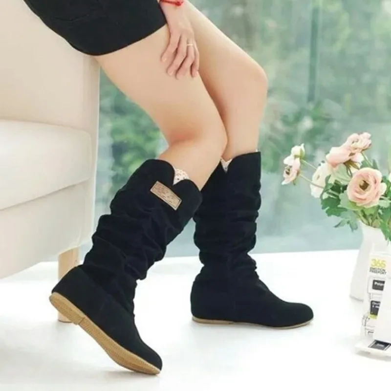 Women's Mid-tube Snow Boots Fashion Flat-soled Autumn Winter Casual Women Boots Rubber Soft Sole Suede Large Size Ladies Shoes