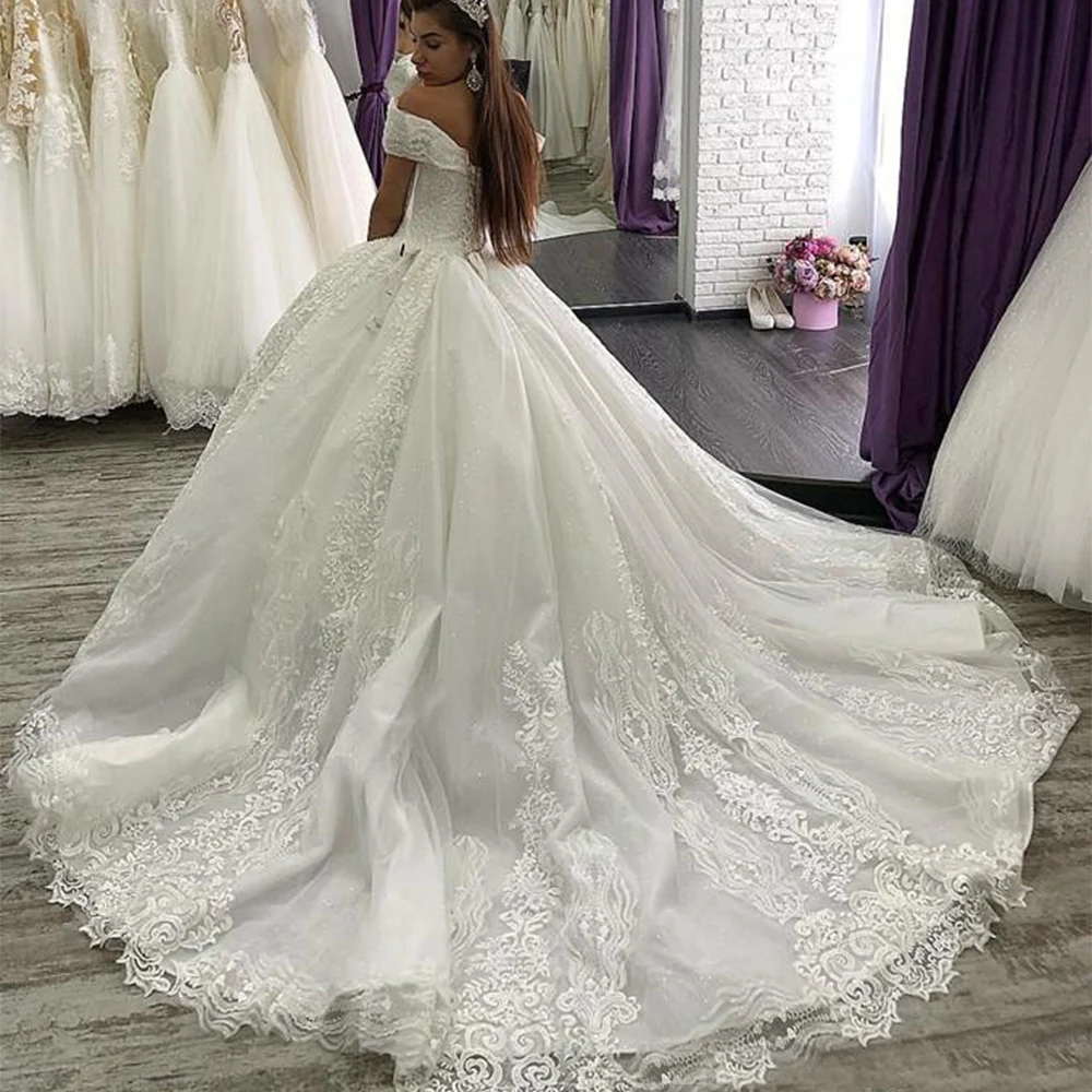 Maßgeschneiderte arabische Spitze Ballkleid Brautkleider schulterfrei Kapelle Brautkleider Pailletten Perlen Plus Size Brautkleid