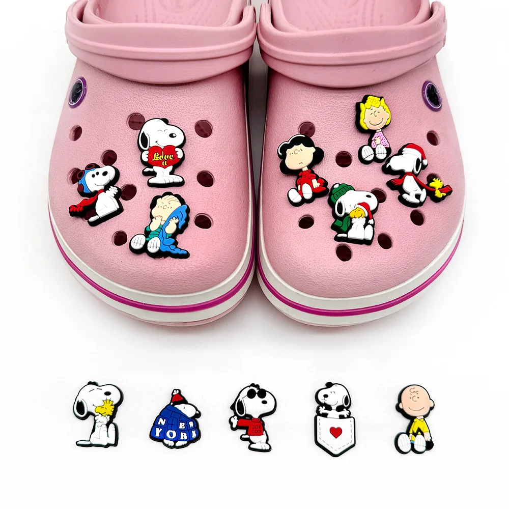 MINISO New Snoopy Shoes Charms Accessories Fit Clog Backapck Wristbands Shoe Decorate Buckle Handmade jewelry Parties Kids Gift