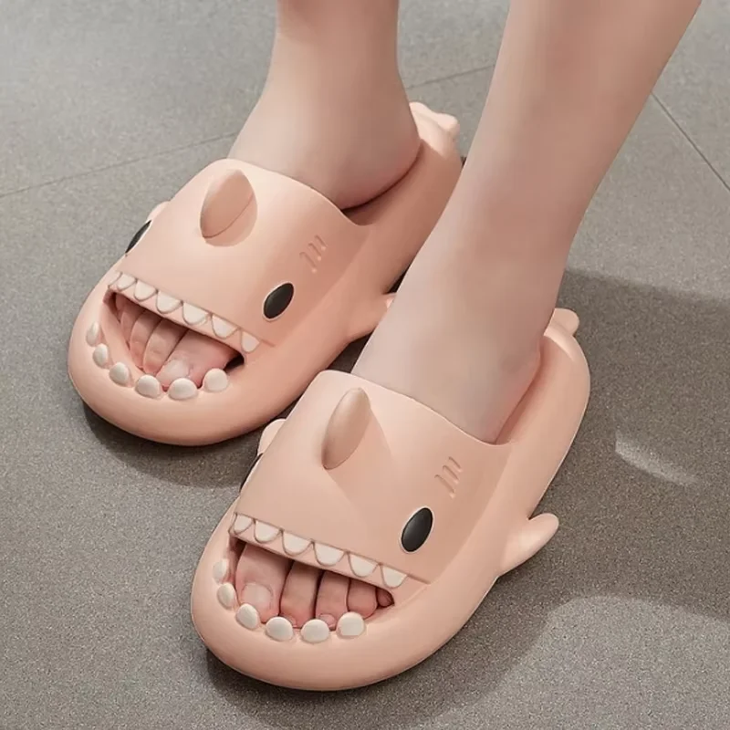 

Women Men Slippers Indoor Bathroom Slides Couples Summer Shoes Soft EVA Cute Shark Slippers Outside Sandals Womens Shoes