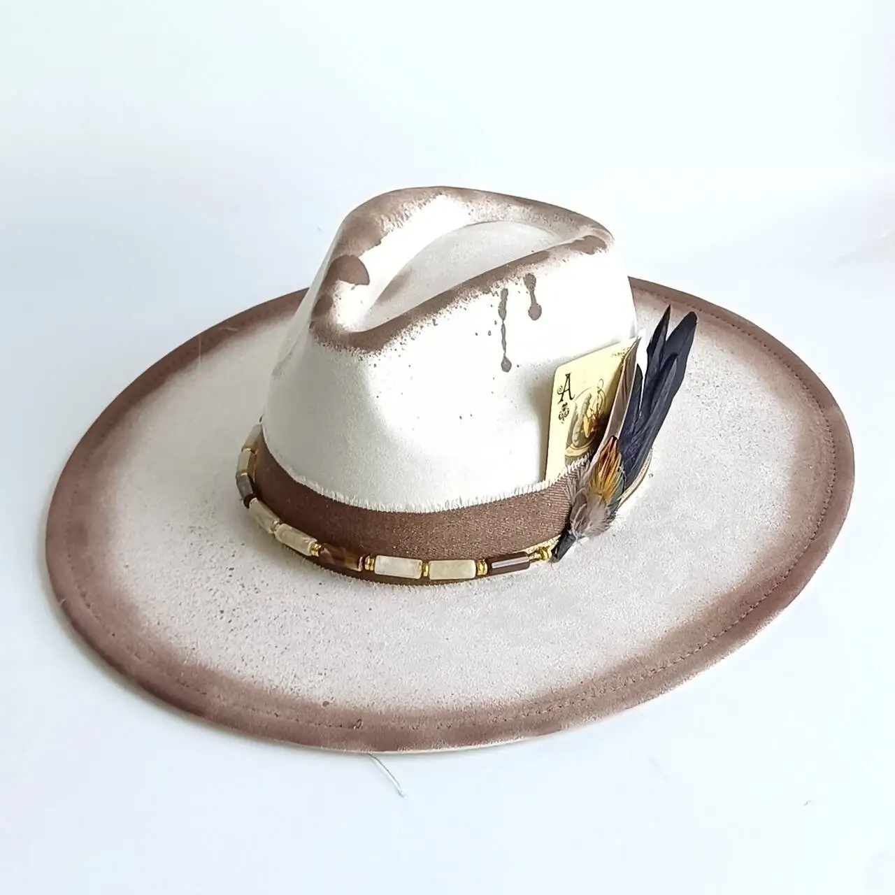 Hand Spray Gradient White Felt Cowboy Hat 56-58cm, Retro Feather & Ace Poker Decor Wide Brim Distressed Wasteland Fedora for Tra