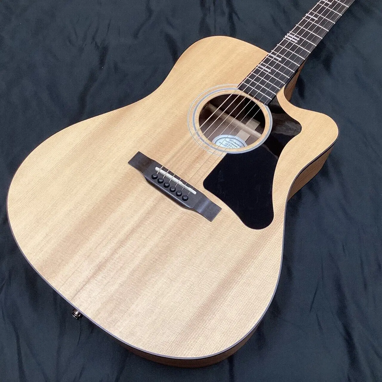 G Writer EC  Acoustic Guitar as same of the pictures