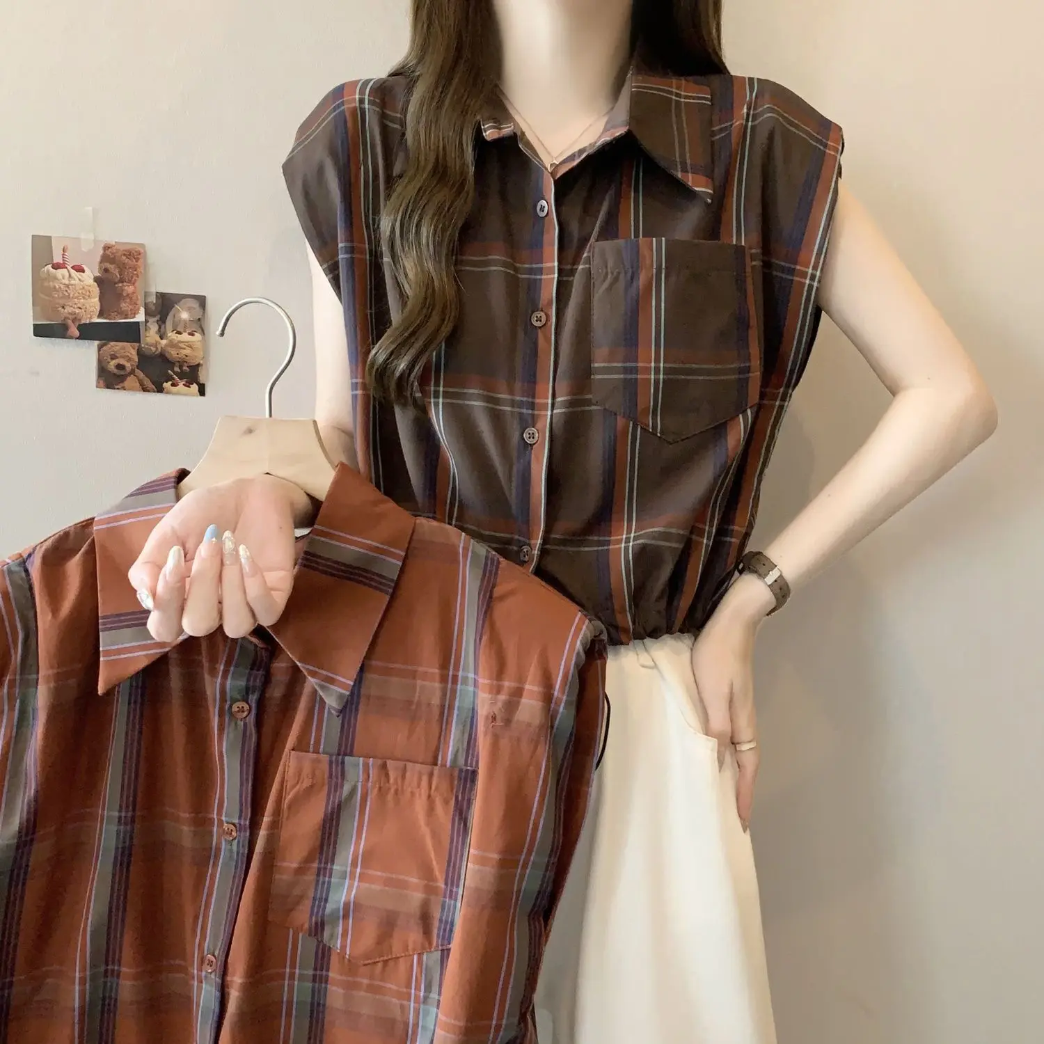 2024 New Vintage Casual Sleeveless Plaid Blouse Summer Fashion Shirring Turn-down Collar Shirts Ladies Fashion Buttons Top Tee