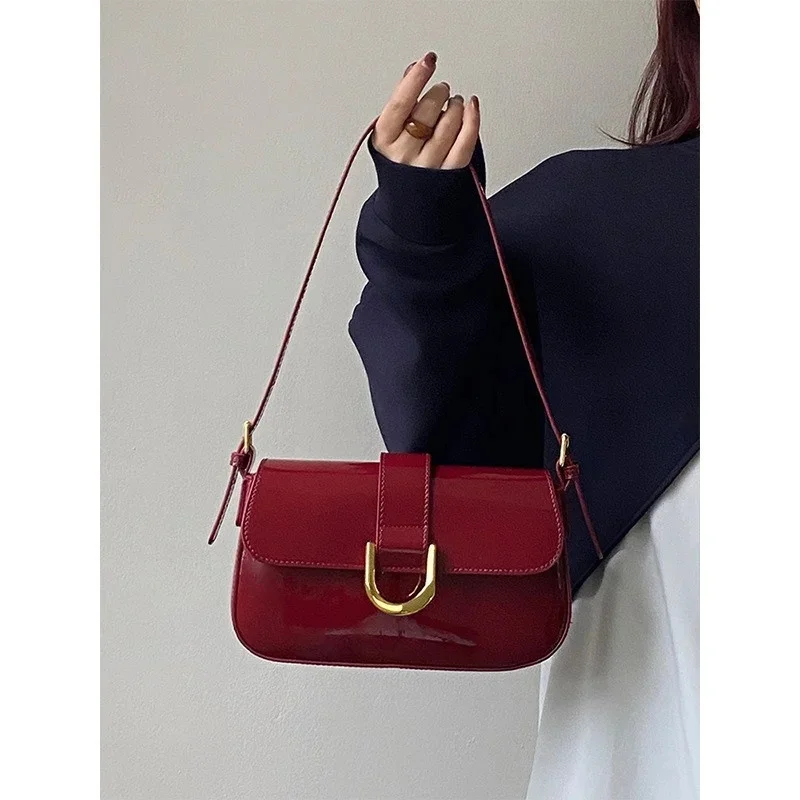 Retro Patent Leather Shoulder Bag For Women Luxury Flap Crossbody Bag Solid Color Underarm Bag Red Crossbody Bag Lady Handbag