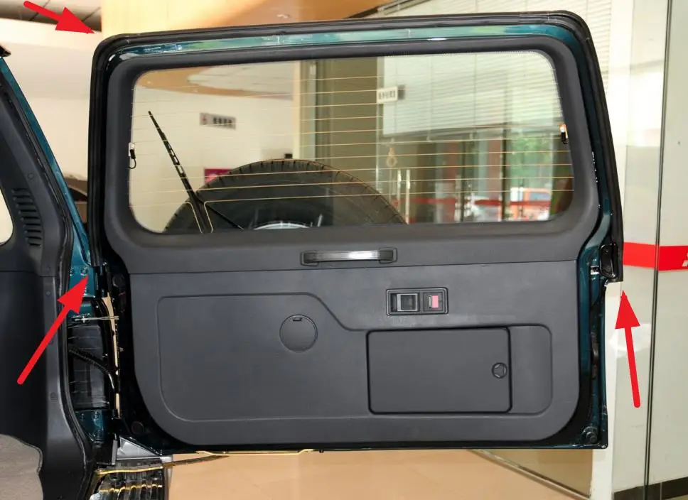 1 Pcs 3 or 5 Doors Rear Gate Rubber Seal for Pajero V30 MB669334 Tail Door Strip for Montero V40 1989-1999 MB669336 for Shogun