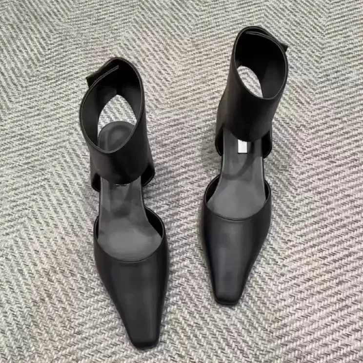 Women's Pointed Toe Kitten Heel Slingback Pumps Cutout Ankle Strap Buckle Closed Toe Heeled Sandals Minimalist Chic Dress Shoes