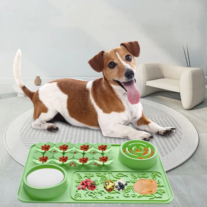 Pet products with suction cups, silicone slow-moving dual bowl cat and dog tableware, anti slip and leak proof, olfactory feedin