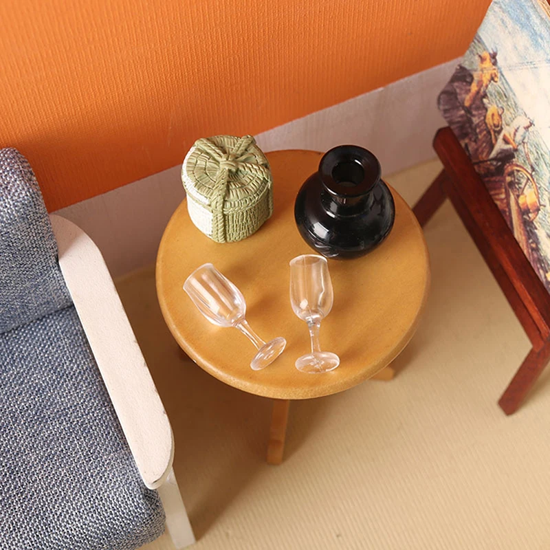 4 ชิ้น 1:12 Mini ถ้วยไวน์แดงจําลองเฟอร์นิเจอร์แก้วไวน์ Goblet สําหรับตกแต่งตุ๊กตา 1/12 Dollhouse Miniature อุปกรณ์เสริม