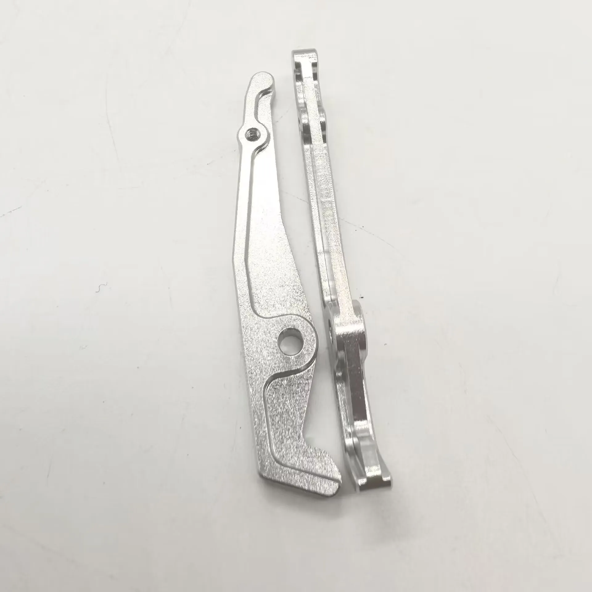 

1 Pair RC Metal Drag Strip Supporting Feet Accessories For 1/14 Tamiya RC Truck Trailer Tipper 56319 56302 56326 Truck DIY Parts