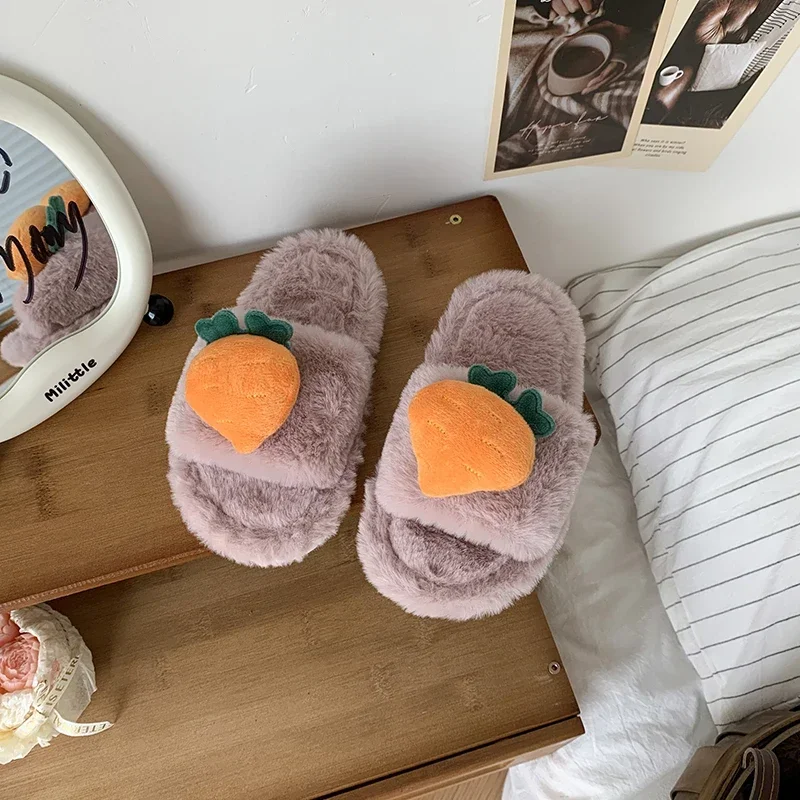

2025 детские плюшевые тапочки для девочек, новая зимняя модная обувь в корейском стиле на мягкой подошве, нескользящая универсальная теплая уличная обувь