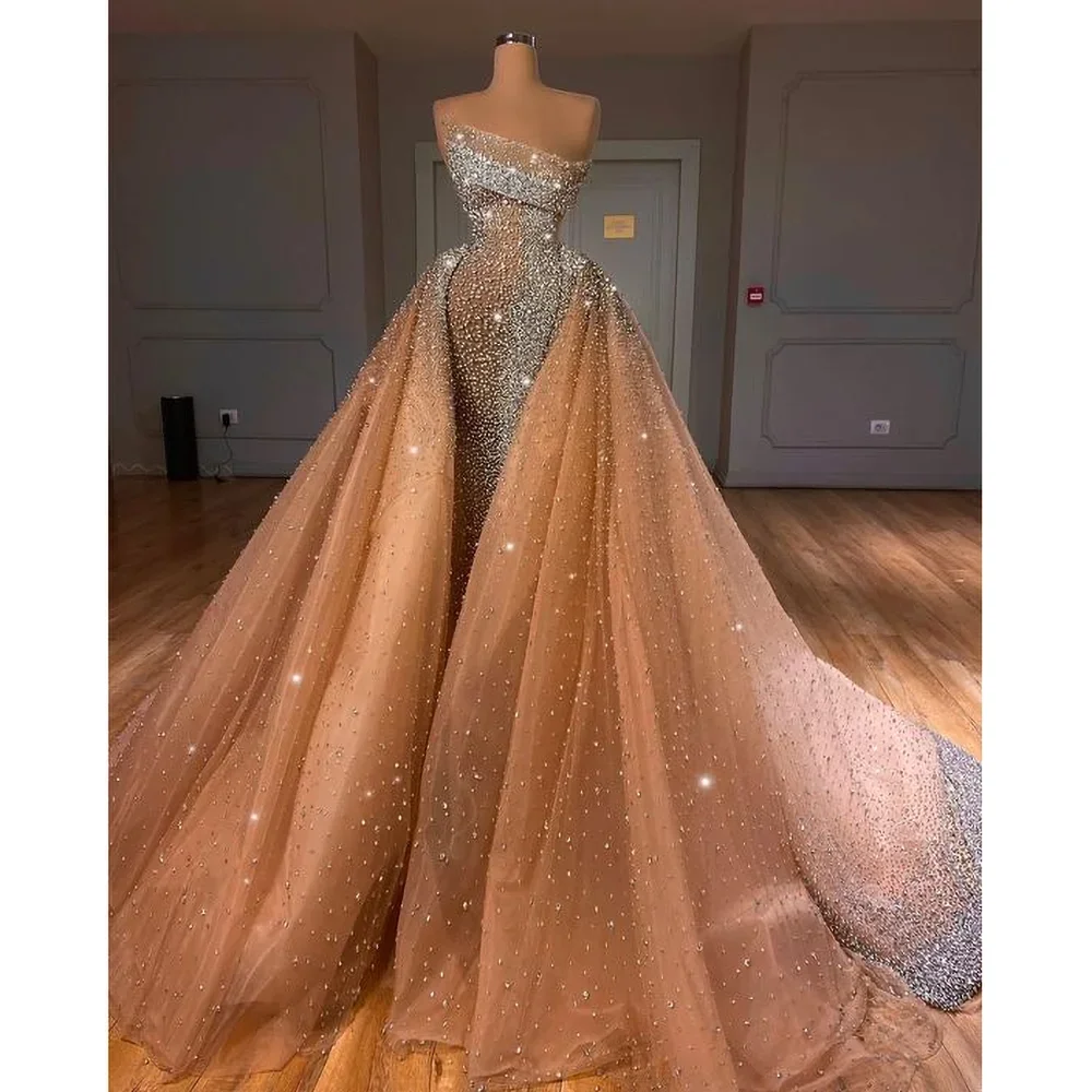 Exquisite Strapless Crystal Pearls Prom Dresses Chic Sleeveless Floor Length Party Gowns Sweep Train Formal Evening Dresses