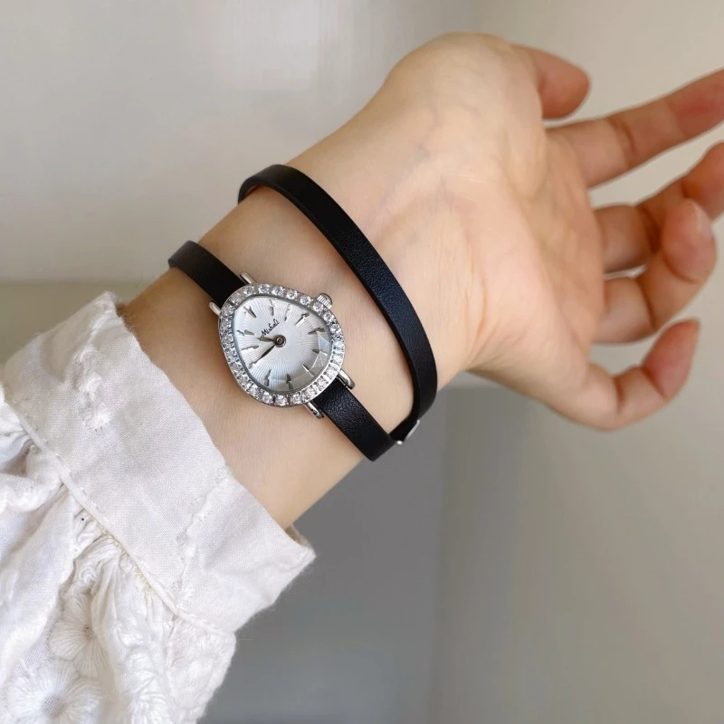 2026 New Vintage Women's Watch Oval Diamond Pointer Ladies Quartz Watch Double Leather Ladies Clock Gift Montre Pour Femme