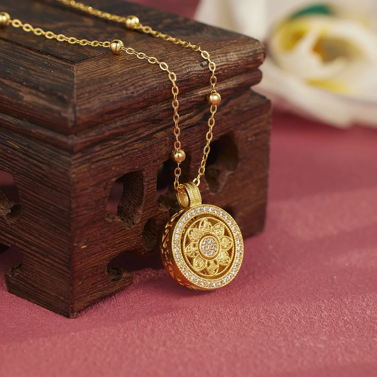 S925 Silver Rotatable Eight Treasures Compass Necklace Diamond Hollow Luxury Women Clavicle Chain