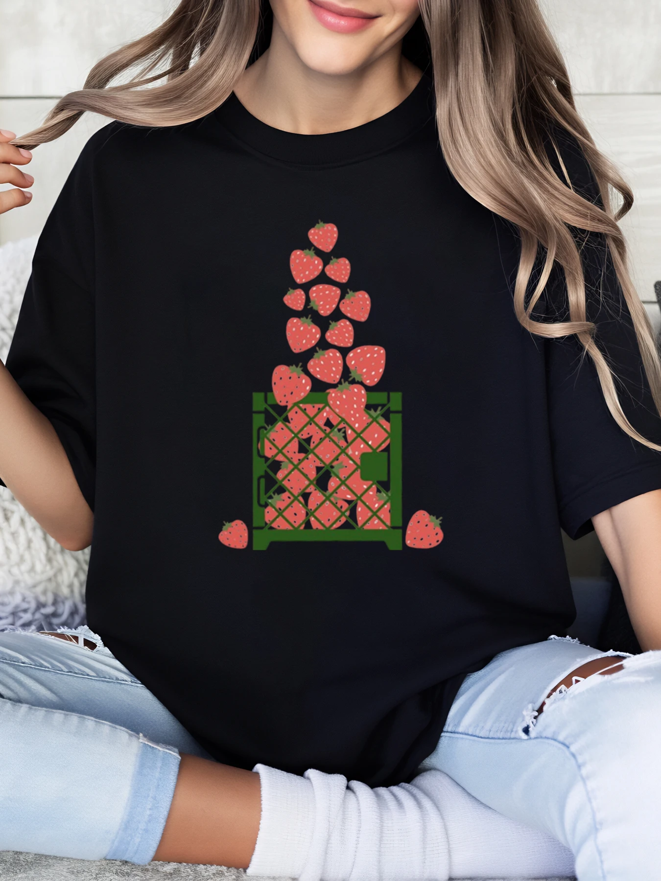 

Strawberry Stack Pattern Summer Festival Graphic T-Shirt Women Casual Wear Outdoor Activities Black Plus-Size
