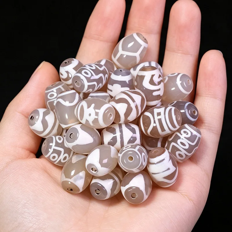 Flawless natural agate chalcedony ice white nine-eye tiger tooth tortoise shell Dzi bead accessories