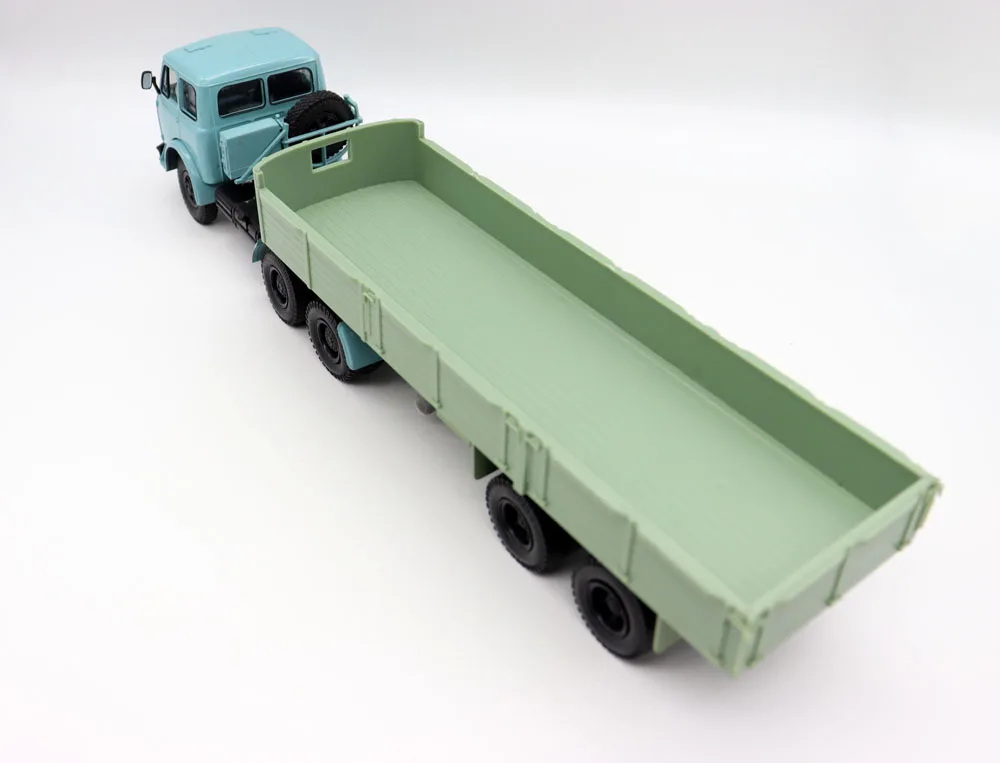 NEW 1:43 Scale 1963 MAZ-514 with semi-trailer MAZ-5250 USSR Long Truck Diecat Alloy Toy Model For collection gift