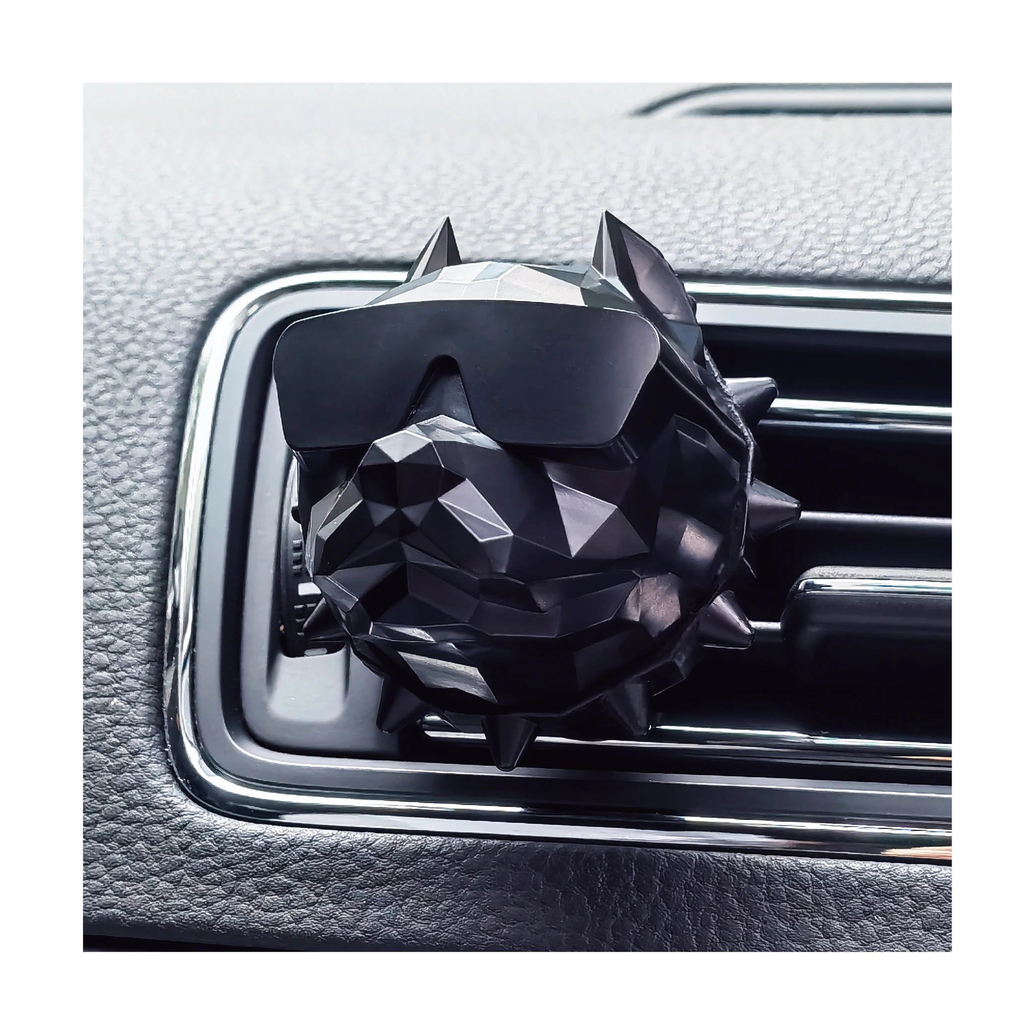 

Luxury Fragrance Bulldog Car Conditioner air Freshener Vent Clip