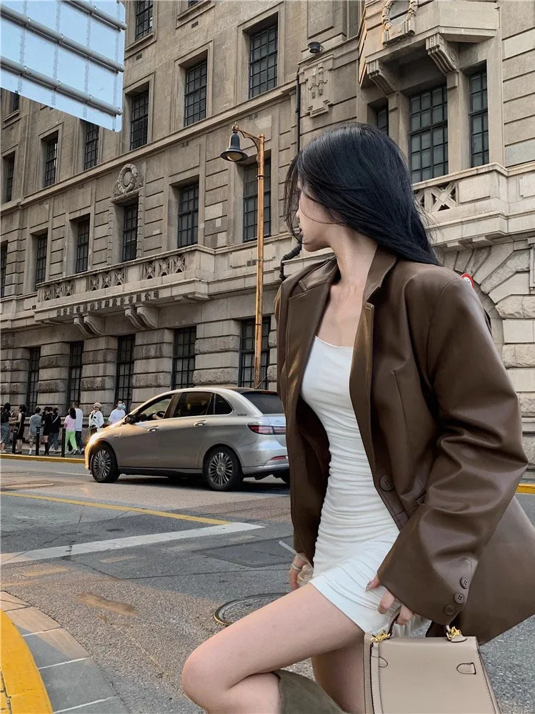 

Прохладный длинный кожаный топ све, женский топ, осень 2023, новый свободный утягивающий топ, модный универсальный деловой повседневный ветровой топ