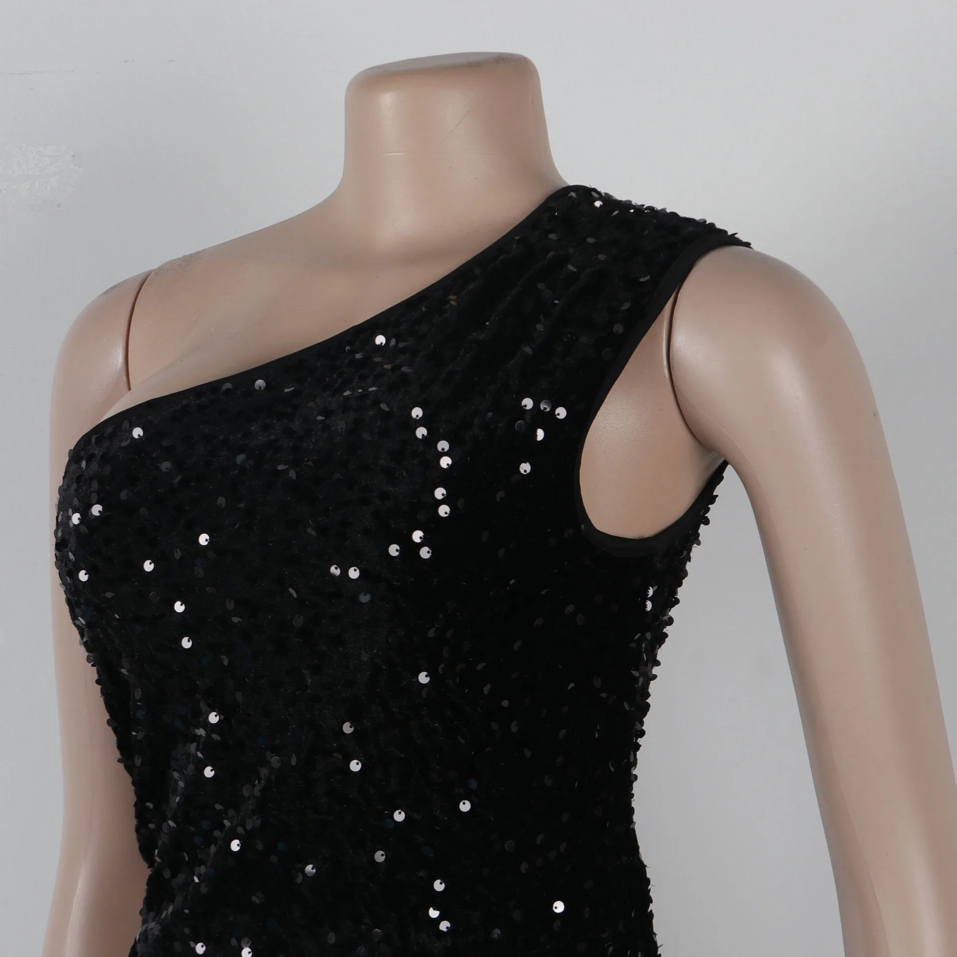 Sexy Nightclub Party Club Banquet Prom Slant Shoulder Split Wrap Hip Slim Velvet Beaded Dresses