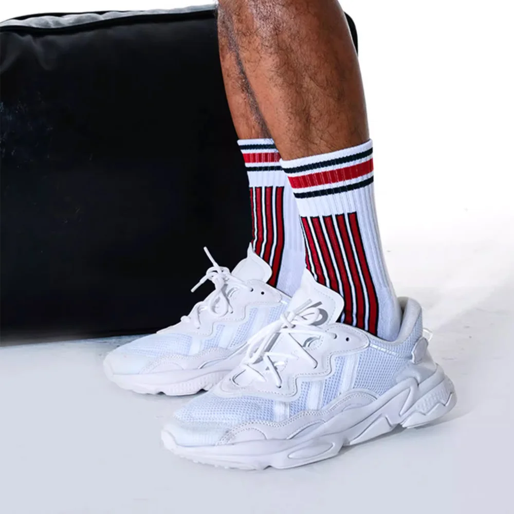 Men's Aw Black and White Vertical Stripes with Thick Wool Bottom Sports Fitness Socks Medium Tall Cotton Socks