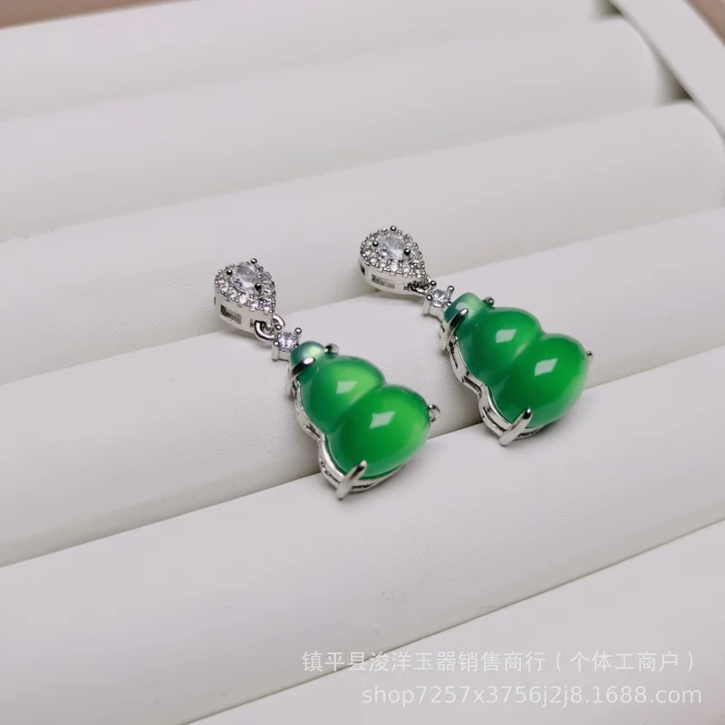 High-quality silver-plated inlaid with jadeite green , light luxury fashion agate jade gourd earrings