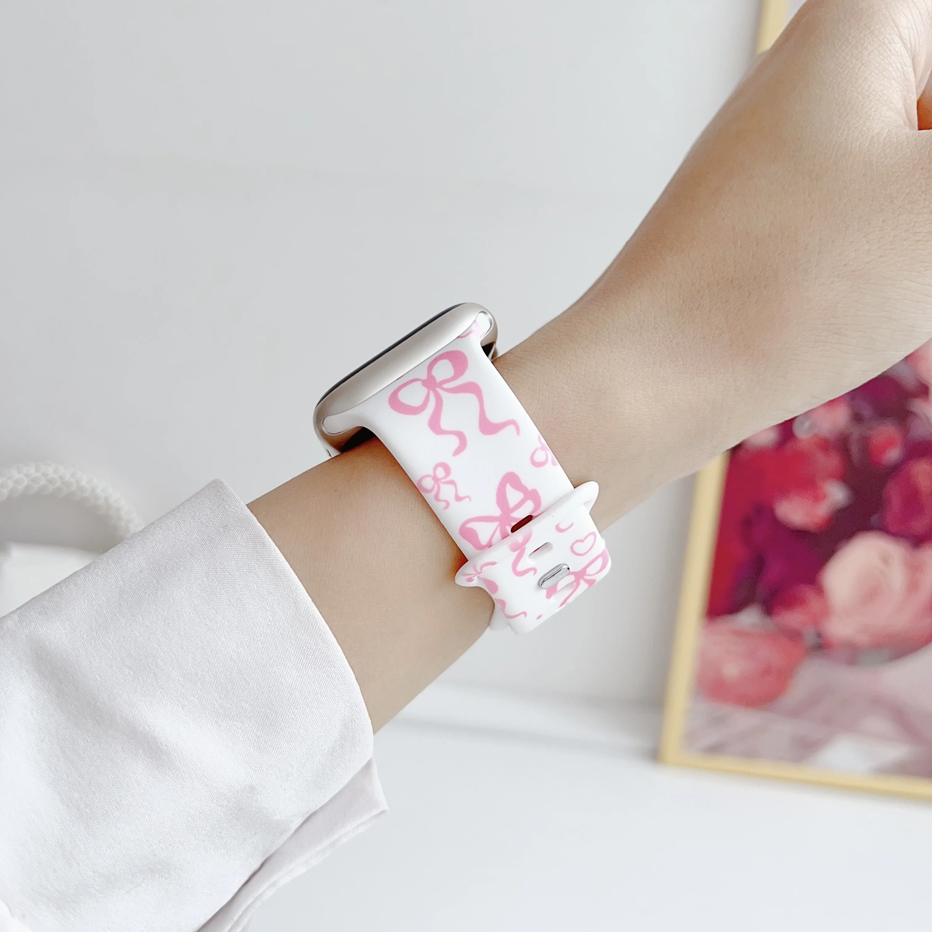 Силиконовый ремешок с принтом для Apple Watch Band, браслет с бантом и Iwatch98765SE Ultra40 41 44 45 мм Series10, милые мягкие запястья для девочек