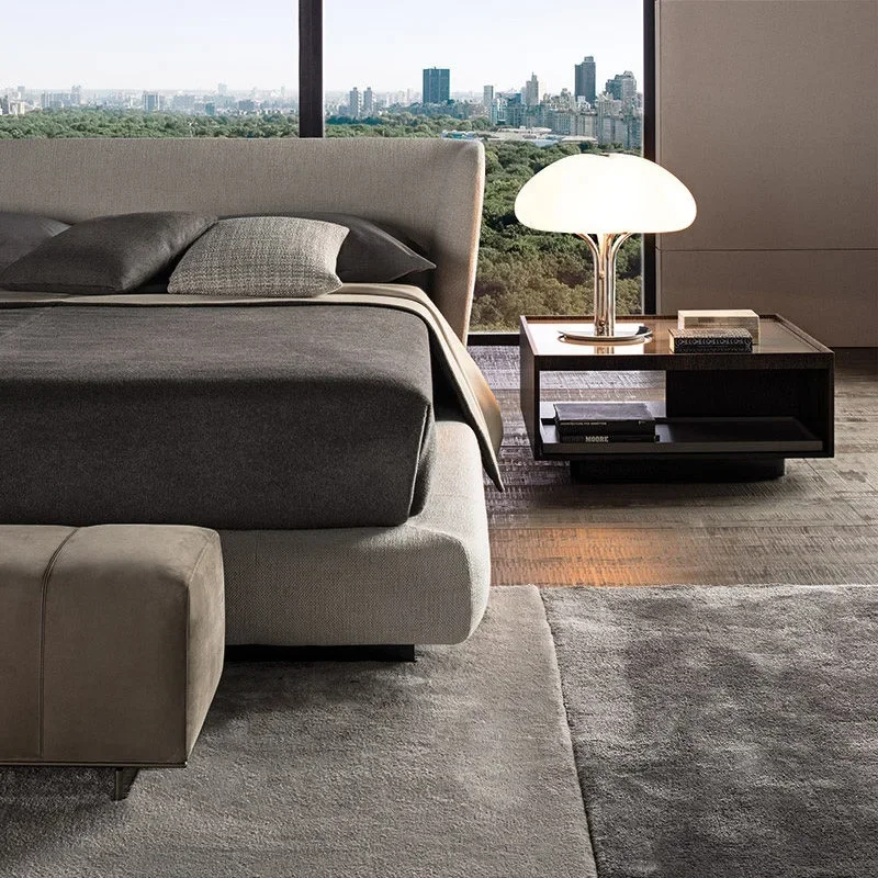 Villa modern minimalis dengan lantai datar, kamar tidur utama ganda bergaya Italia, tempat tidur kayu solid Italia.