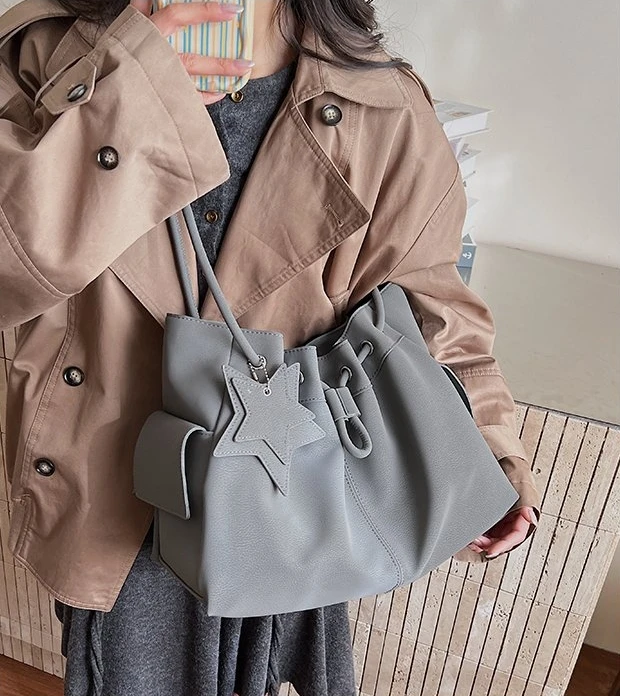 

High-end Textured Large Capacity Women’s Tote Bag 2026, Luxury Niche Design,Versatile Shoulder Handbag for Office &Daily Commute