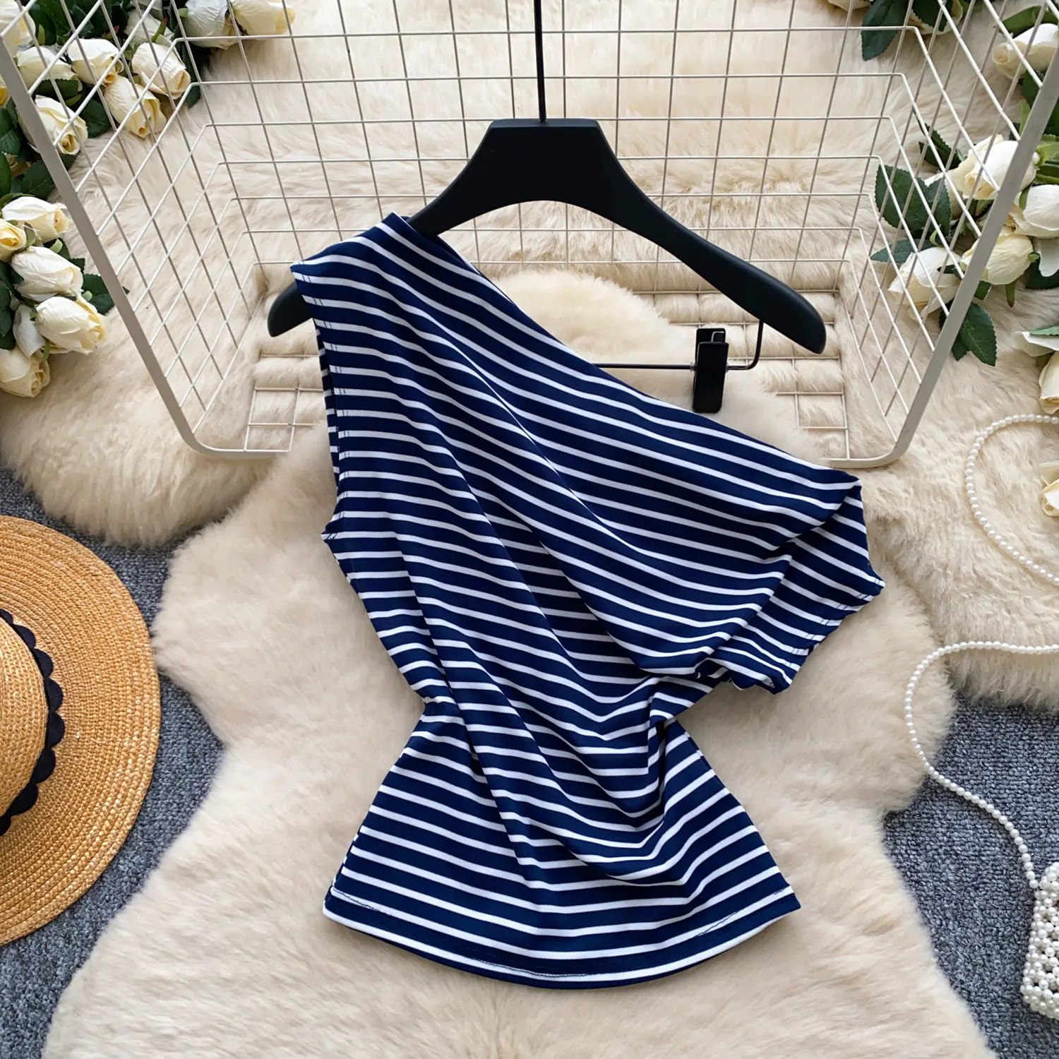 Skew Sleeveless T-shirt for Women 2026 Summer New Sensually Innocent Look Pullover Tops Personalized Stripe Thin Slim Tees
