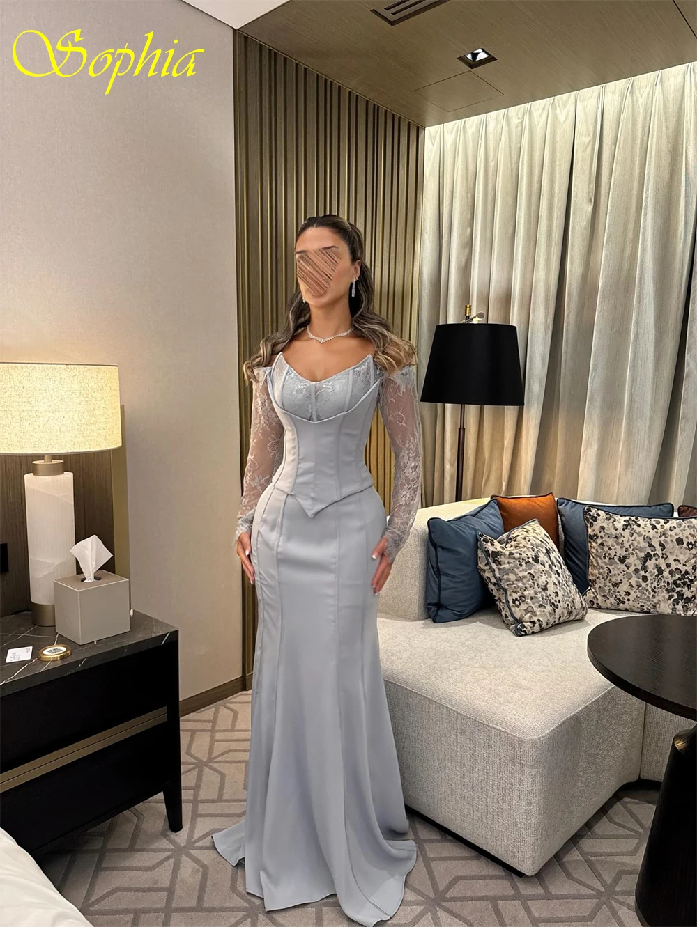 فستان سهرة أنيق من الجيرسيه الأزرق مخصص برقبة قارب وأكمام طويلة فساتين المشاهير ناعمة مستقيمة على شكل ذيل محكمة للحفلات الراقصة