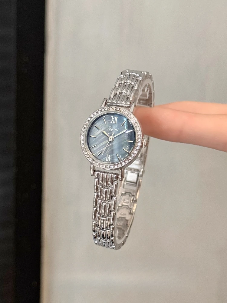 

Luxury Silver Women's Watch Exquisite Blue Fritillary Quartz Watch Fashion Stainless Steel Bracelet Waterproof Women's Watch