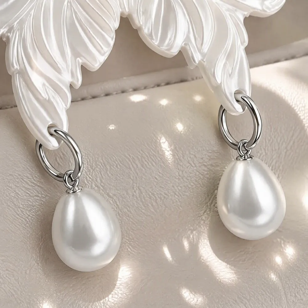 Resin Imitation Pearl Bag Charm Butterfly Shape Trendy Style Butterfly Keychain Tassel Design Keychain Pendant Gift For Friends
