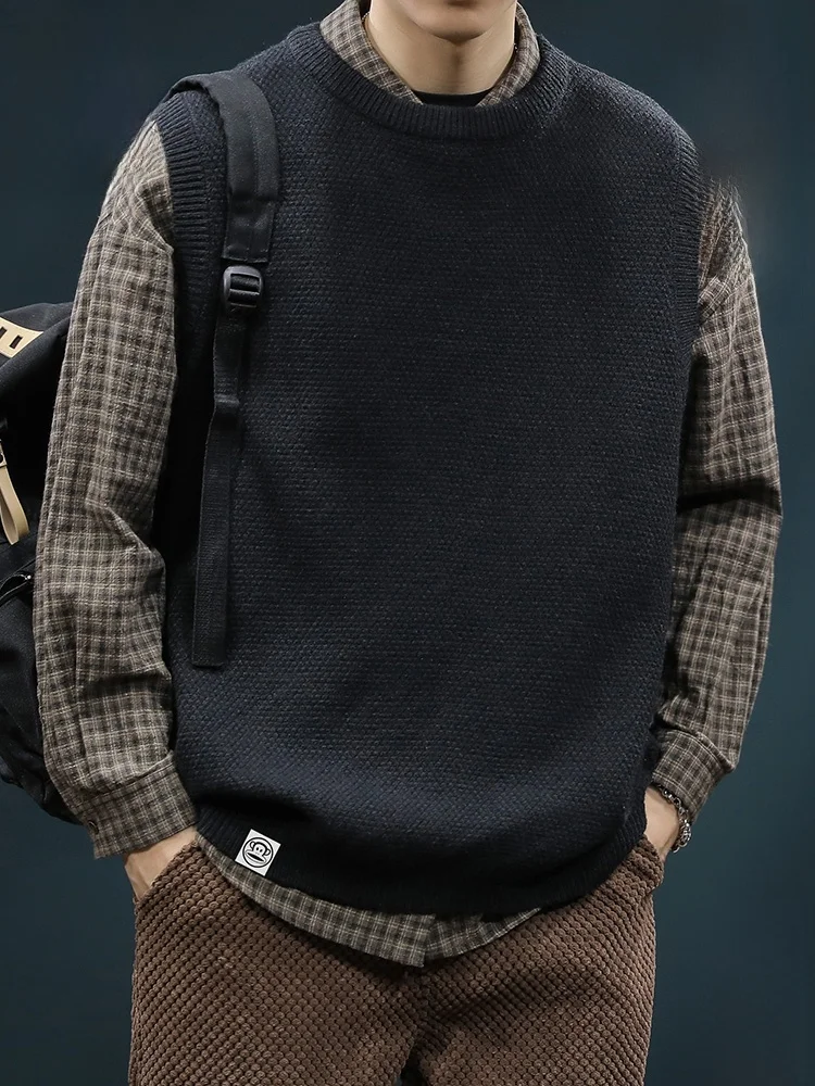 

Жилет Paul Frank M без рукавов, однотонный, базовый, вязаный, весенне-осенний, повседневный, комфортный, мягкий, из полиэстера и нейлона