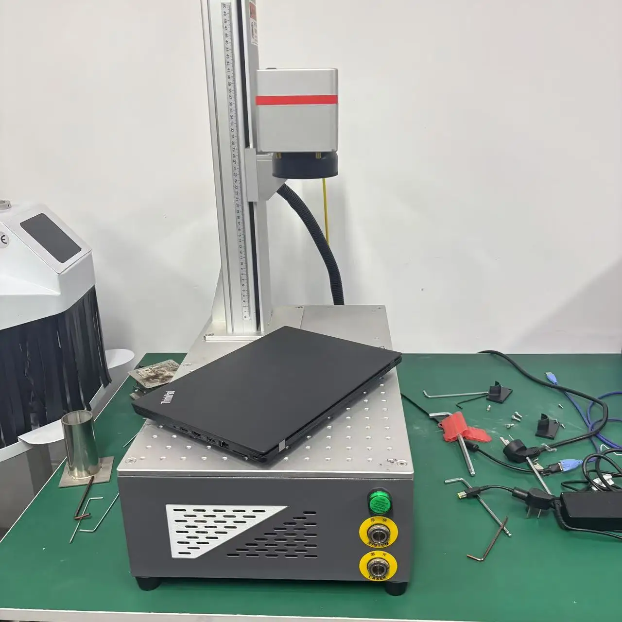 

Портативный полупроводниковый маркер Maxwave — для гравировки стали/алюминия/меди