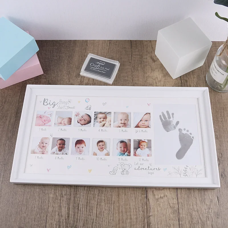 Ylsteed Baby Keepsake กรอบ 0-12 เดือน Milestone ภาพมือเท้าพิมพ์หมึกกรอบรูปของที่ระลึกทารก Growing Memory ของขวัญ