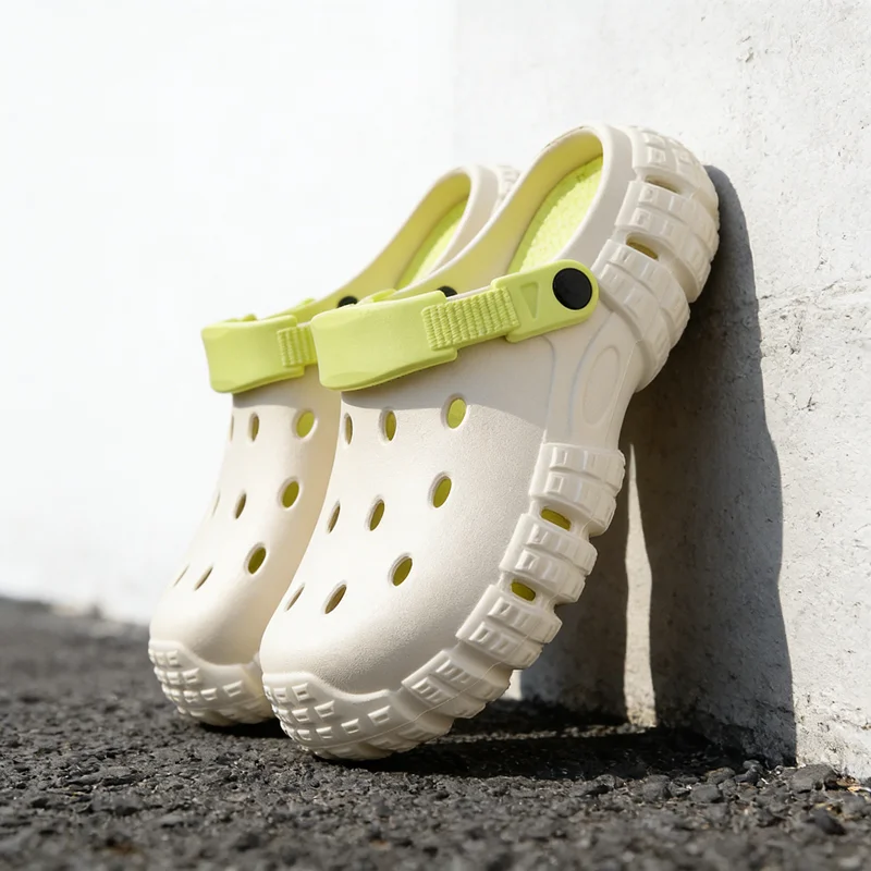 

2026 Women and Men's Hole Shoes Summer Non-Slip Outdoor Sandals Closed Toe Shit Feeling Beach Slippers Thick Bottom Soft Bottom