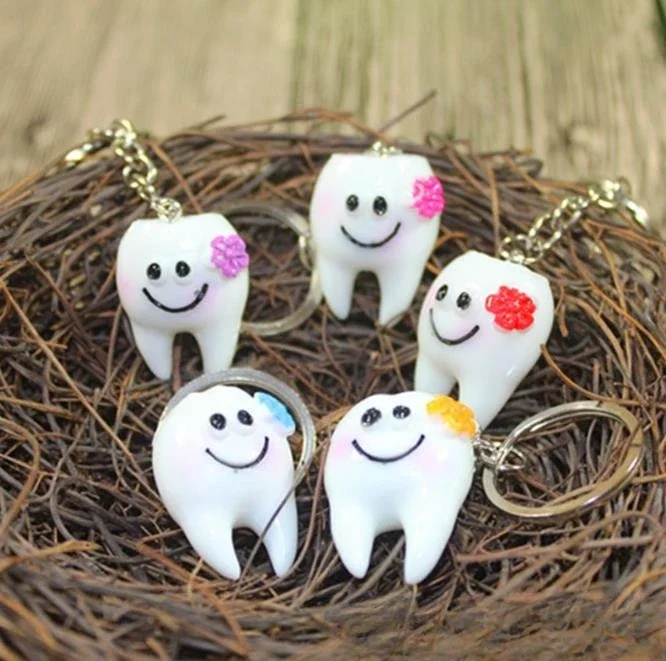 60pcs Dental Teeth Shape Model Simulation Tooth Key Chain Fashion Cartoon Lovely Girls Gift Pendant Teeth Key Chain