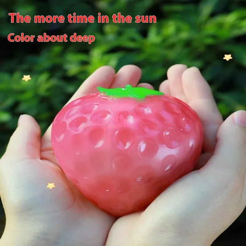 Sunlight Color Change Squeeze Toys Simulation Strawberry Rebound Ball Decompression Toy Fruit Model Stress Relief Toy for Kids