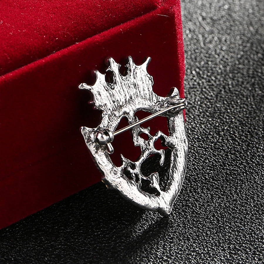 بروش درع التاج الأنيق الملكي درع القفز الحصان تصميم كريستال الزخرفية سبيكة شارة مجوهرات ل بروش الملابس النسائية