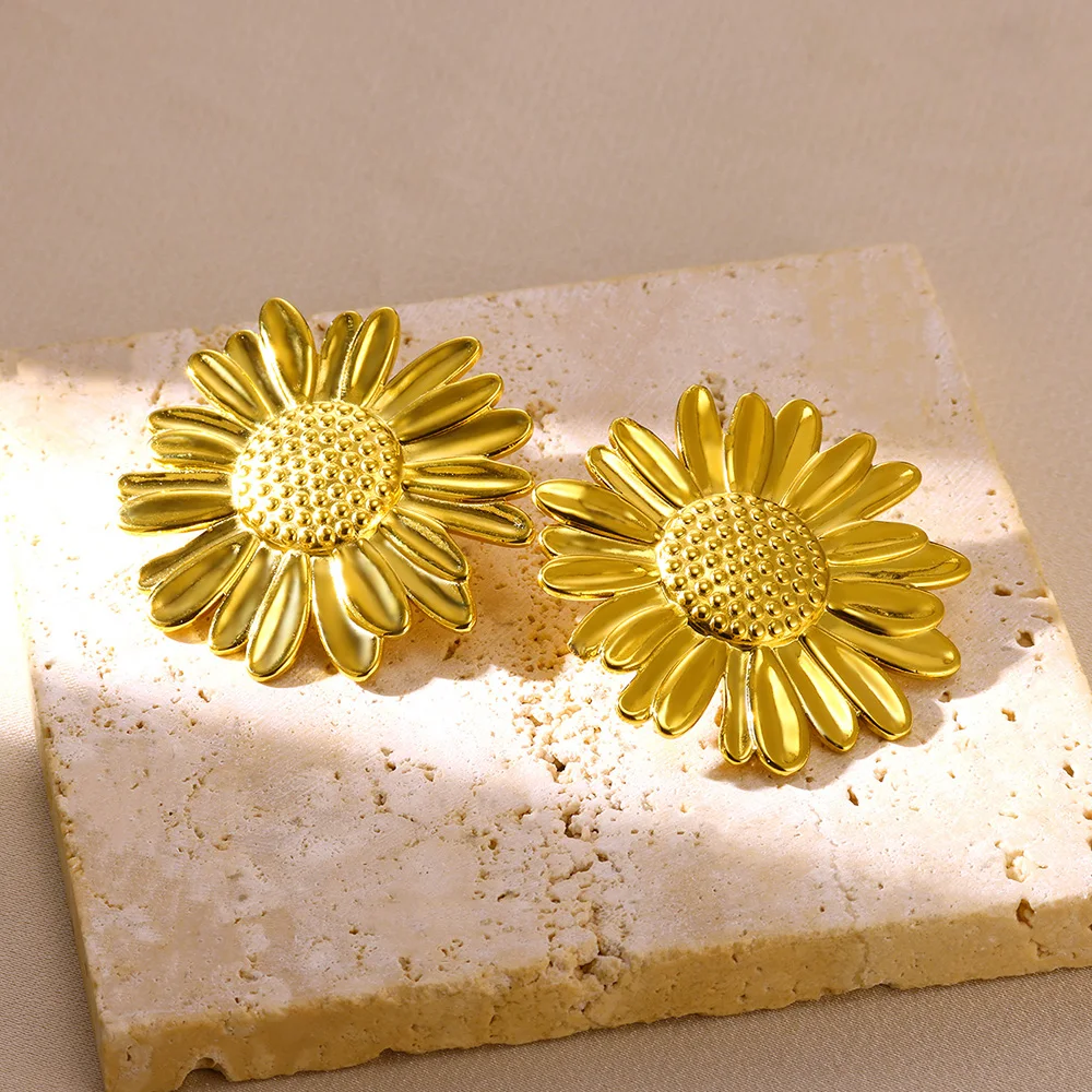 

Vintage Stainless Steel Sunflower Stud Earrings For Women Gold Plated Stud Earrings Aesthetic Jewelry Mother's Day Gift