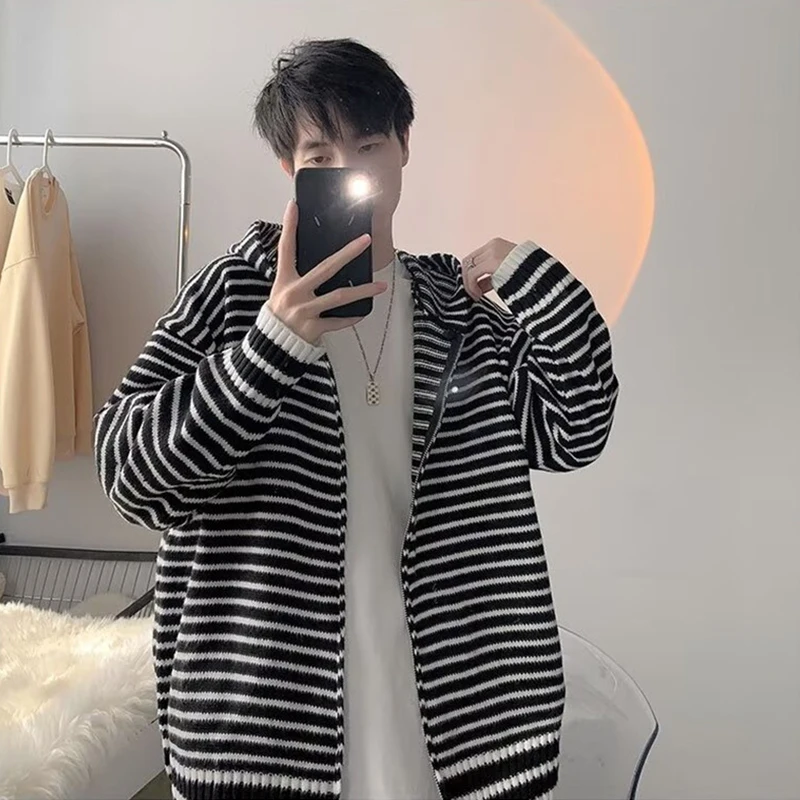 

Американская уличная одежда, полосатые кардиганы с капюшоном для мужчин, модные вязаные свитера на молнии в стиле хип-хоп, осенний свободный кардиган Y2K, трикотаж