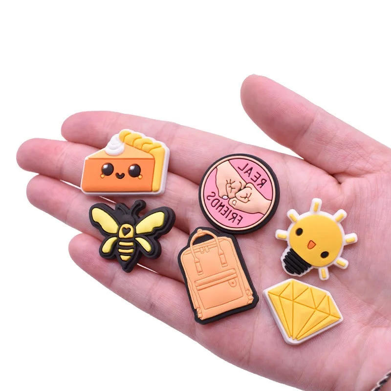 Creative Yellow Enamel Pins Animal Corgi Bee Telephone Star Flower Cake Moon Brooch Badge Fashion Jewelry Gift