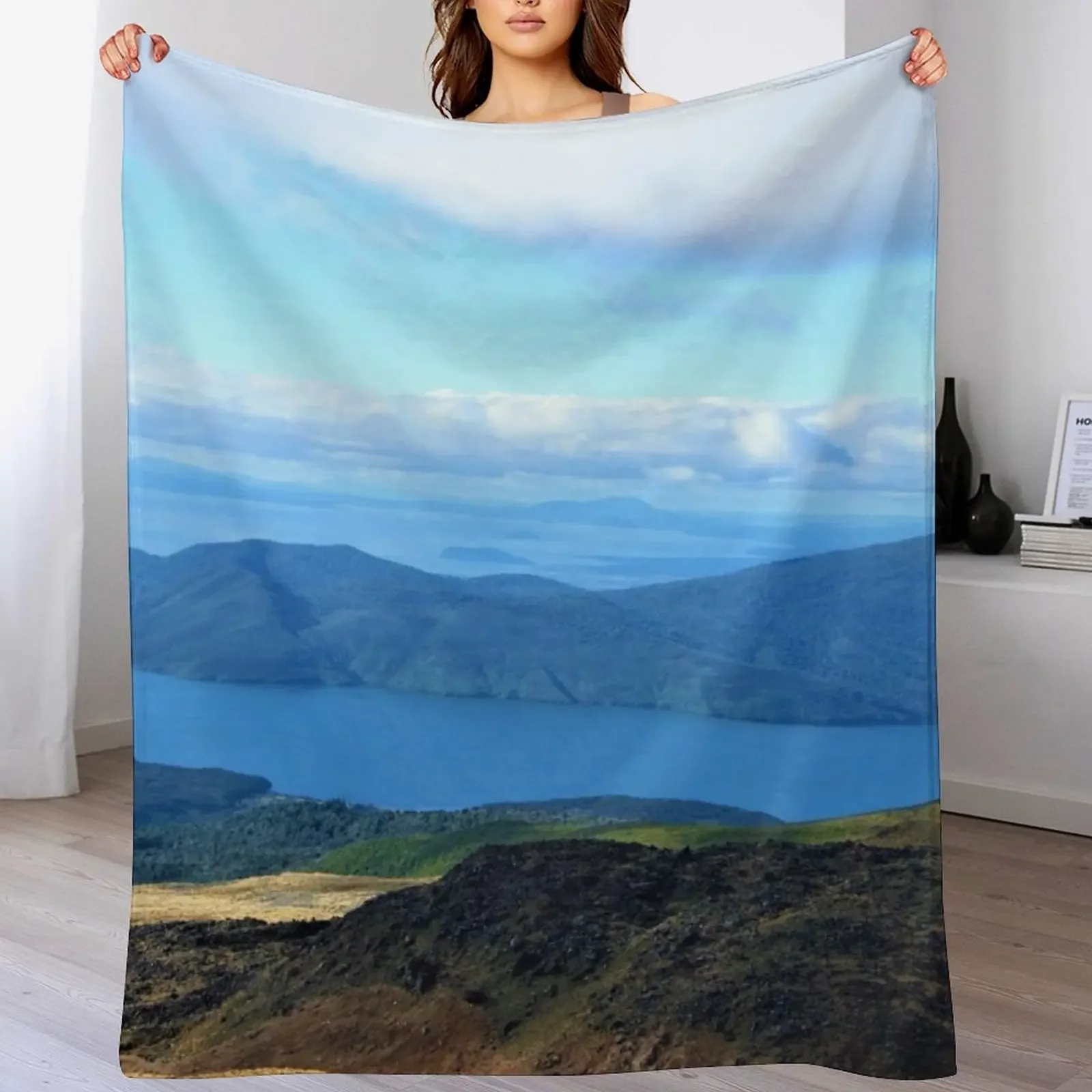 Tongariro Crossing View Towards Lake Taupo New Zealand Throw Blanket Fuzzy Plush Throw Blanket for Sofa Chair