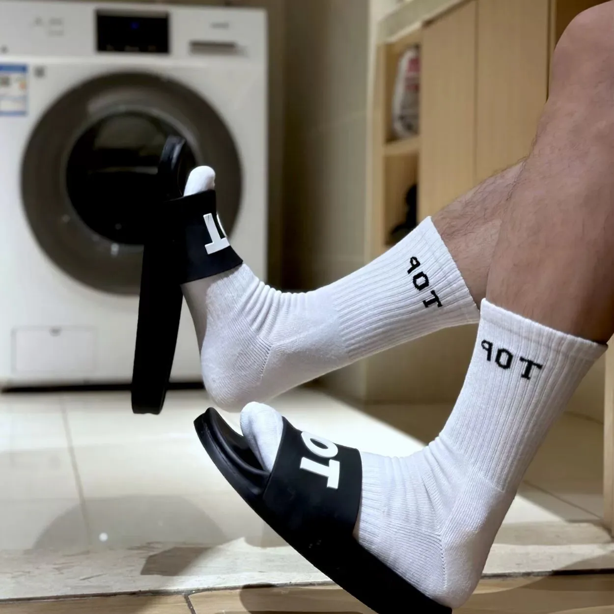 

New Design Men's Socks Personality Letter Print Middle Tube Socks Top Bottom Vers Football Cotton Socks